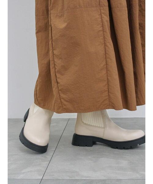 Samansa Mos2 blue（サマンサモスモスブルー）の「【ふっくらクッション】厚底ニットブーツ（ブーツ・レディース・ライトベージュ/ブラック・M/L）」の11枚目の写真