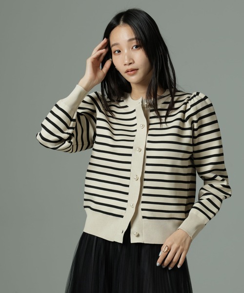 NANO universe（ナノユニバース）の「【WEB限定】ライトスポンディッシュパールボタンカーディガン（カーディガン/ボレロ・レディース・ベージュ/ネイビー/その他1/ブラック/ホワイト・FREE）」の8枚目の写真