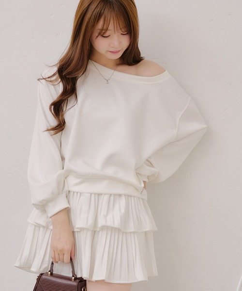 continuer de NICE CLAUP（コンティニューデナイスクラップ）の「【ZOZO限定/インフルエンサー企画】ワンショルトップス（スウェット・レディース・グレー/オフホワイト/ブラック・FREE）」の2枚目の写真