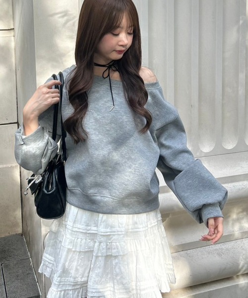 continuer de NICE CLAUP（コンティニューデナイスクラップ）の「【ZOZO限定/インフルエンサー企画】ワンショルトップス（スウェット・レディース・グレー/オフホワイト/ブラック・FREE）」の6枚目の写真