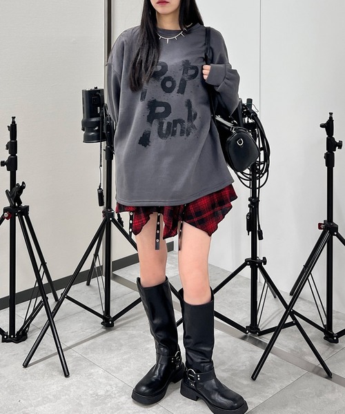 Figments（フィグメンツ）の「【裏起毛】POP PUNKスウェット（スウェット・レディース・チャコールグレー/ブラック・FREE）」の7枚目の写真