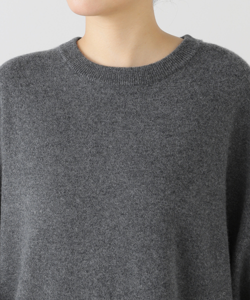 FRAMeWORK(フレームワーク)の「EXTREME CASHMERE X/エクストリームカシミヤ SWEAT(ニット/セーター・レディース・チャコールグレー・FREE)」の11枚目の写真