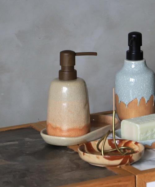 a.depeche（アデペシュ）の「【a.depeche/アデペシュ】ソープディスペンサー　eclat soap dispenser soil　おしゃれなギフトに最適！（インテリア雑貨・レディース・ブラウン・FREE）」の3枚目の写真