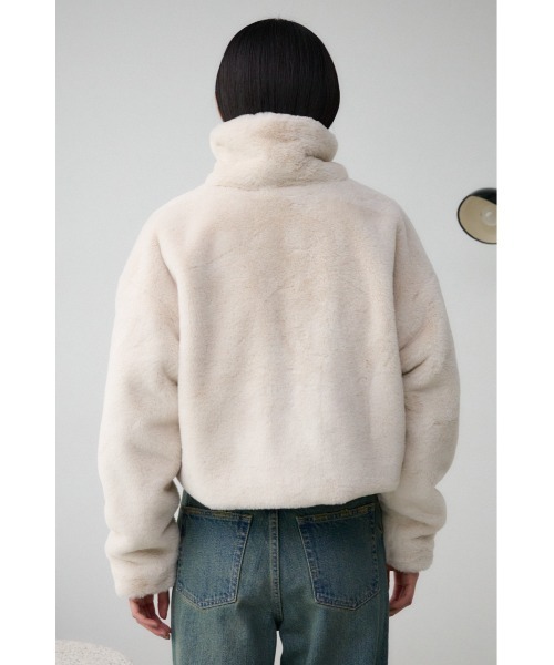 AZUL by moussy（アズールバイマウジー）の「ファーショートコート（ブルゾン・レディース・アイボリー/ブラック・FREE）」の8枚目の写真