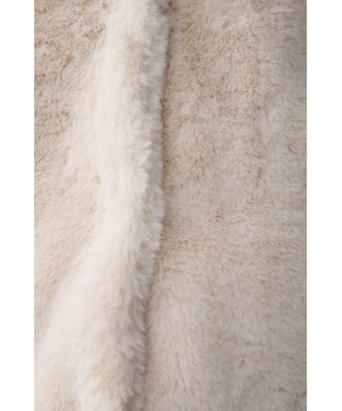 AZUL by moussy（アズールバイマウジー）の「ファーショートコート（ブルゾン・レディース・アイボリー/ブラック・FREE）」の13枚目の写真