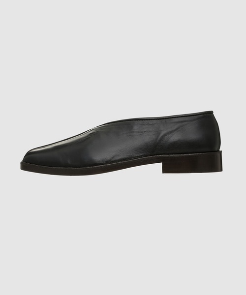 【関税込み】LEMAIRE ブラック Flat Piped スリッポン FLAT PIPED SLIPPERS（スリッポン）｜LEMAIRE（ルメール）の