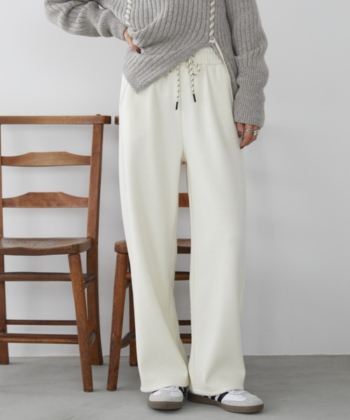 Auntie Rosa Holiday(アンティローザホリデー)の「フリース裏起毛ワイドパンツ / サイズ展開あり(スウェットパンツ・レディース・アイボリー/ブラック/グレー・SMALL/MEDIUM)」の2枚目の写真