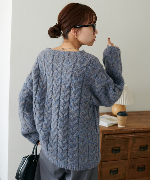 ケーブル編み袖フレアプルオーバー（ニット/セーター）｜DISCOAT
