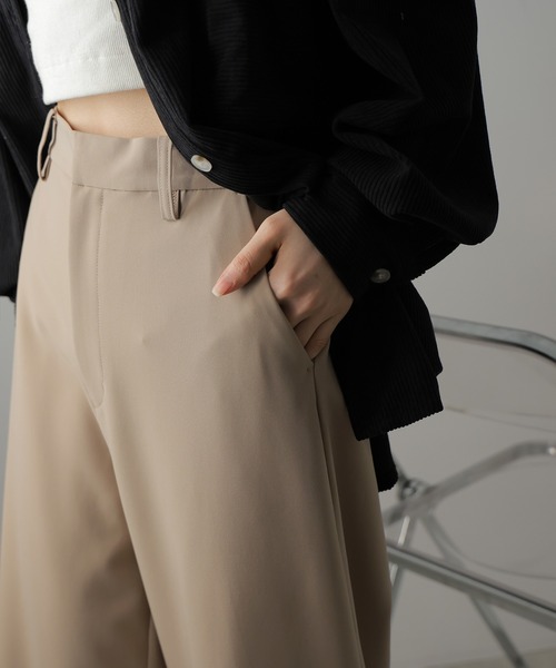 Doula Doula(ドゥーラドゥーラ)の「カーブワイドスラックス(スラックス・レディース・ベージュ/ブラック・マルチサイズ)」の13枚目の写真