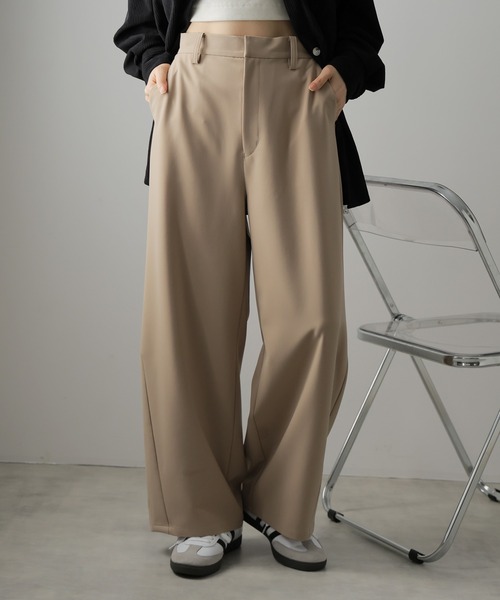 Doula Doula(ドゥーラドゥーラ)の「カーブワイドスラックス(スラックス・レディース・ベージュ/ブラック・マルチサイズ)」の9枚目の写真