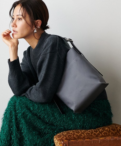 Jines（ジネス）の「PVCキャンバス ショルダー【BEAURE/ヴュレ】（ショルダーバッグ・レディース・チャコールグレー/ブルー・フリー）」の2枚目の写真