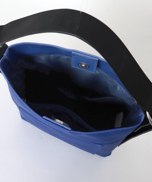 Jines（ジネス）の「PVCキャンバス ショルダー【BEAURE/ヴュレ】（ショルダーバッグ・レディース・チャコールグレー/ブルー・フリー）」の14枚目の写真