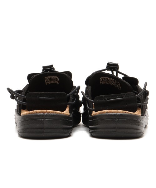 KEEN(キーン)の「KEEN UNEEK II CONVERTIBLE / キーン ユニーク ツー コンバーチブル(サンダル・レディース・ブラック・27.0cm/26.5cm/26.0cm/25.5cm/25.0cm/24.5cm/24.0cm/23.5cm/23.0cm/29.0cm/28.5cm/28.0cm/27.5cm)」の3枚目の写真