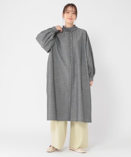 studio CLIP（スタディオクリップ）の「ダンガリーフリルワンピース（ワンピース・レディース・ブラック/ブルー・FREE）」の6枚目の写真