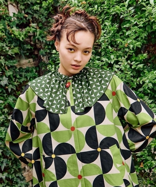 Jocomomola（ホコモモラ）の「Verde manzana プリントノーカラーコート（その他アウター・レディース・グリーン・40）」の2枚目の写真