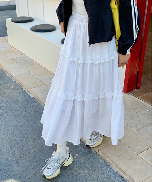 everycoco(エブリーココ)の「フリルレースティアードロングスカート(スカート・レディース・ホワイト・FREE)」の14枚目の写真