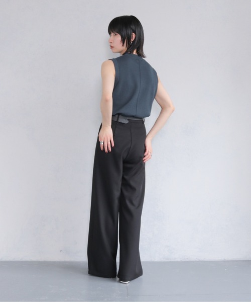 cheriella(シェリエラ)の「【cheriella】ライン切り替えノースリーブニット LINE SWITCH SLEEVELESS KNIT(ニット/セーター・レディース・ブルー系その他/キナリ/ブラック・M)」の6枚目の写真