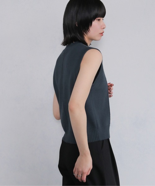 cheriella(シェリエラ)の「【cheriella】ライン切り替えノースリーブニット LINE SWITCH SLEEVELESS KNIT(ニット/セーター・レディース・ブルー系その他/キナリ/ブラック・M)」の10枚目の写真