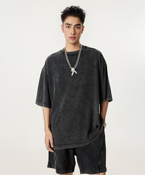 CORPUS TOKYO（コーパス トーキョー）の「【セットアップ対応】ケミカルウォッシュラインパイピングTシャツ（Tシャツ/カットソー・メンズ・グレー/ブラック/チャコールグレー・1/2/3）」の2枚目の写真
