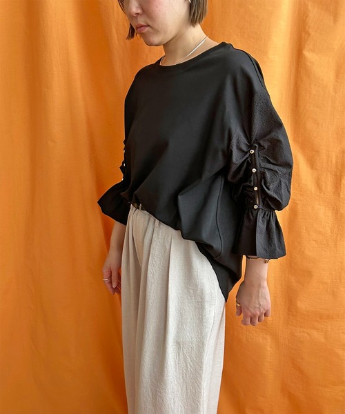 LHELBIE（レルビエ）の「ブラウススリーブトップス（Tシャツ/カットソー・レディース・ブラック/オフホワイト/ブルー・M）」の12枚目の写真