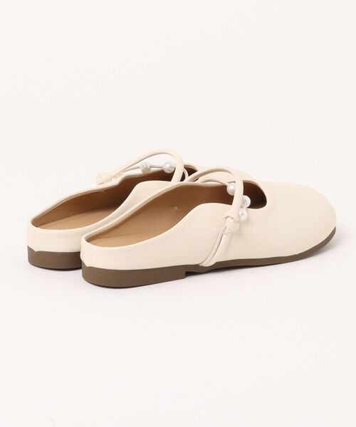 shoes365(シューズスリーシックスファイヴ)の「【shoes 365】パールデザインストラップミュールシューズ (SS)(スリッポン・レディース・オフホワイト/ベージュ・22.5cm/23.5cm/24.5cm/23.0cm/24.0cm/25.0cm)」の3枚目の写真