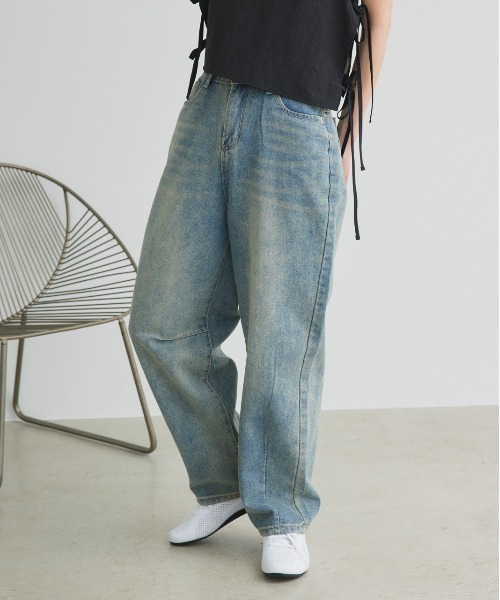 ad thie(アドティエ)の「ルーズシルエット カーブデニムパンツ(デニムパンツ・レディース・ブルー・MEDIUM/LARGE)」の3枚目の写真