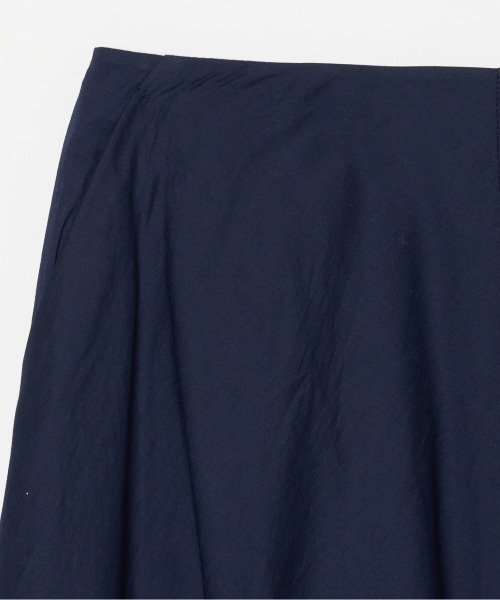 HELIOPOLE(エリオポール)の「COTTON LAWN FLARED SKIRT(スカート・レディース・カーキ/ネイビー・36/38)」の6枚目の写真