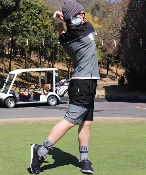 LUXE/R GOLF(ラグジュ ゴルフ)の「(RM)【LUXE/R GOLF】COOL & DRY ストレッチ スムース バイカラー モックネック Tシャツ(Tシャツ/カットソー・メンズ・ブラック×グレー・L/XL/M)」の16枚目の写真