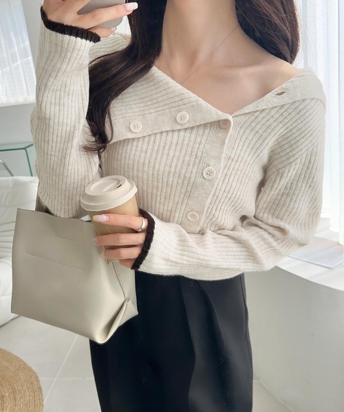 mily bilet(ミウィビレット)の「【mily bilet】ワザありカラーで華やかさをプラス◎アシンメトリーカラー見せ裾配色多ボタンニット(ニット/セーター・レディース・チャコールグレー/グレー/ベージュ・LARGE/MEDIUM/SMALL/X-LARGE)」の11枚目の写真