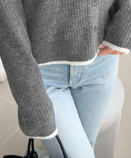 mily bilet(ミウィビレット)の「【mily bilet】ワザありカラーで華やかさをプラス◎アシンメトリーカラー見せ裾配色多ボタンニット(ニット/セーター・レディース・チャコールグレー/グレー/ベージュ・LARGE/MEDIUM/SMALL/X-LARGE)」の15枚目の写真
