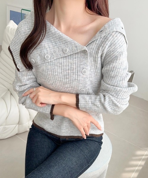 mily bilet(ミウィビレット)の「【mily bilet】ワザありカラーで華やかさをプラス◎アシンメトリーカラー見せ裾配色多ボタンニット(ニット/セーター・レディース・チャコールグレー/グレー/ベージュ・LARGE/MEDIUM/SMALL/X-LARGE)」の5枚目の写真