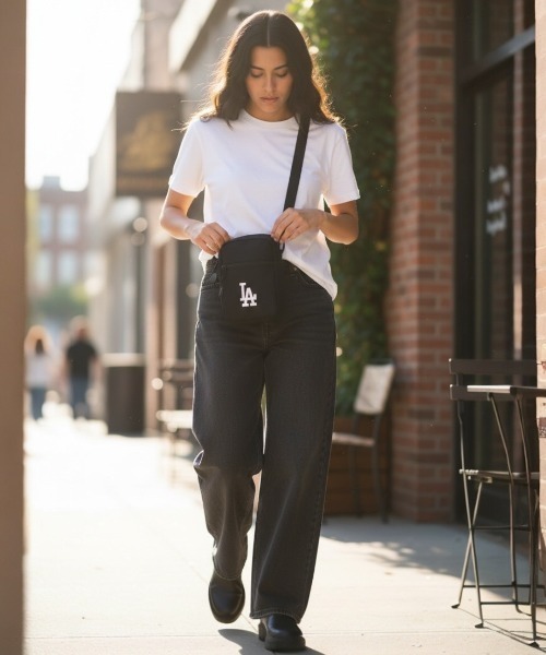 MLB(メジャーリーグベースボール)の「MLB ショルダーバッグ1(ショルダーバッグ・レディース・ブラック×ブルー/ブラック/アニマル/ネイビー/ブラック×ホワイト/レオパード/グリーン系カモフラージュ/カモフラージュ・FREE)」の3枚目の写真