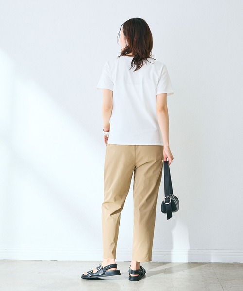 CROSS FUNCTION（クロスファンクション）の「《汗染み防止》裾スリットベーシックTシャツ 動画あり【CROSS FUNCTION/クロスファンクション】（Tシャツ/カットソー・レディース・モカ/ネイビー/オフホワイト/杢グレー/ブラック・M/LL/L）」の18枚目の写真