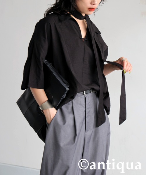 antiqua(アンティカ)の「スカーフ付きスキッパーシャツ(シャツ/ブラウス・レディース・ブラック/ホワイト・ONESIZE)」の13枚目の写真