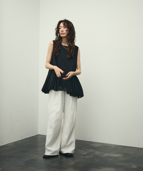 Lutim by u(ルチバイユー)の「Fleur Peplum Classic Top / フルールペプラムクラッシックトップス(Tシャツ/カットソー・レディース・ブラック/ピンク・FREE)」の3枚目の写真
