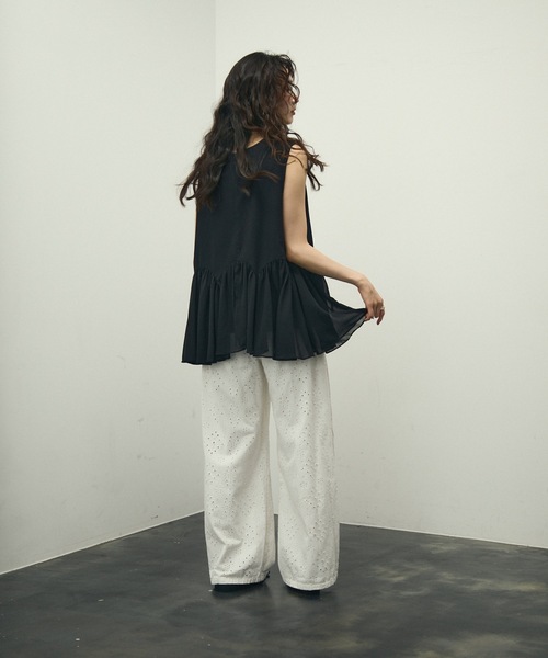 Lutim by u(ルチバイユー)の「Fleur Peplum Classic Top / フルールペプラムクラッシックトップス(Tシャツ/カットソー・レディース・ブラック/ピンク・FREE)」の5枚目の写真