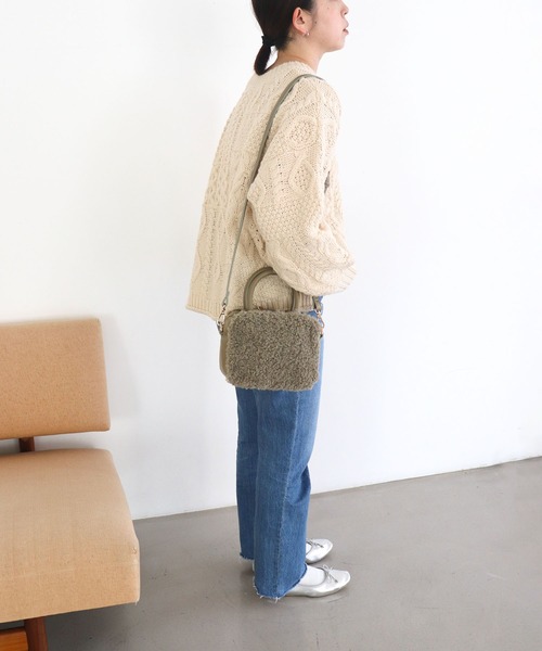 MIAN （ミアン）の「ボア2wayスクエアショルダーバッグ（ショルダーバッグ・レディース・ブラック/モカ/セージグリーン・FREE）」の12枚目の写真