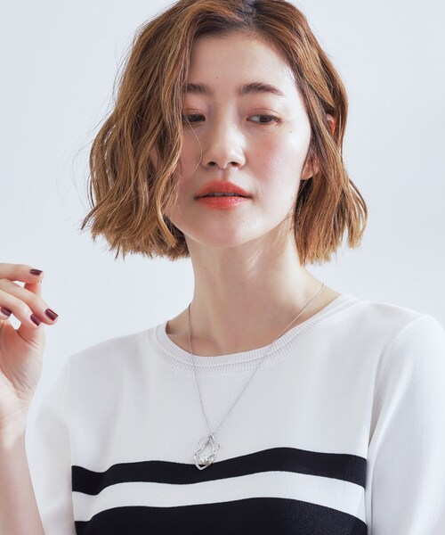 grove(グローブ)の「ツイストデザインパール調ネックレス(ネックレス・レディース・シルバー/ピンクゴールド/ゴールド・00)」の8枚目の写真