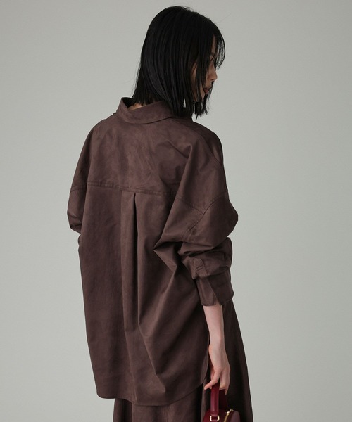 BABYLONE（バビロン）の「フェイクスエードオーバーシャツ（シャツ/ブラウス・レディース・ダークブラウン/ベージュ・フリー）」の7枚目の写真