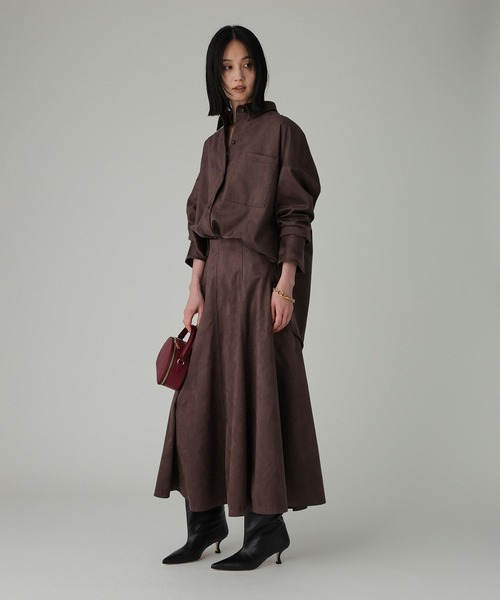 BABYLONE（バビロン）の「フェイクスエードオーバーシャツ（シャツ/ブラウス・レディース・ダークブラウン/ベージュ・フリー）」の10枚目の写真