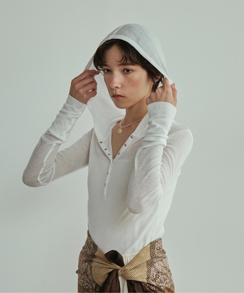 LOSCa(ロスカ)の「ヘンリーネックカットソーフーディー(Tシャツ/カットソー・レディース・グレー/ホワイト×ブラック/アイボリー・FREE)」の7枚目の写真