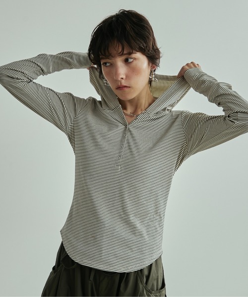LOSCa(ロスカ)の「ヘンリーネックカットソーフーディー(Tシャツ/カットソー・レディース・グレー/ホワイト×ブラック/アイボリー・FREE)」の17枚目の写真