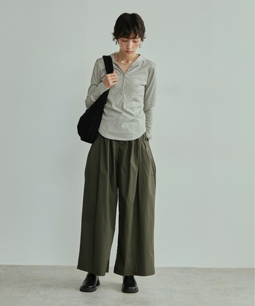 LOSCa(ロスカ)の「ヘンリーネックカットソーフーディー(Tシャツ/カットソー・レディース・グレー/ホワイト×ブラック/アイボリー・FREE)」の9枚目の写真