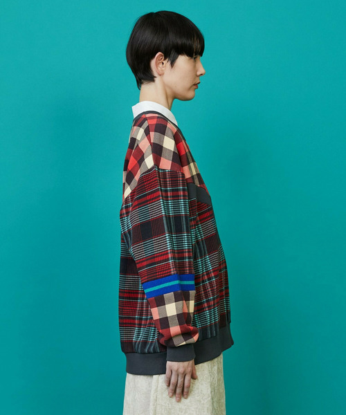 FRAPBOIS（フラボア）の「チェットレーナー（スウェット・レディース・ブルー系その他/レッド系その他・1/2）」の4枚目の写真