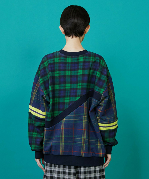 FRAPBOIS（フラボア）の「チェットレーナー（スウェット・レディース・ブルー系その他/レッド系その他・1/2）」の13枚目の写真