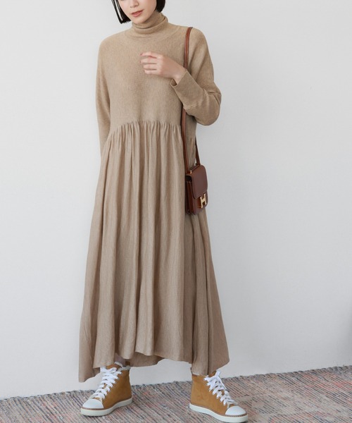 ELFRANK(エルフランク)の「タートルネック ロング ニット ワンピース(ワンピース・レディース・ピンク/チャコールグレー/ベージュ/ネイビー・FREE)」の3枚目の写真