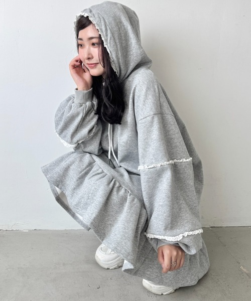 SOLLON.(ソルロン)の「フリルフーディーミニワンピース(ワンピース・レディース・グレー/ブラック・FREE)」の11枚目の写真