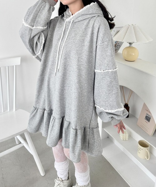 SOLLON.(ソルロン)の「フリルフーディーミニワンピース(ワンピース・レディース・グレー/ブラック・FREE)」の8枚目の写真