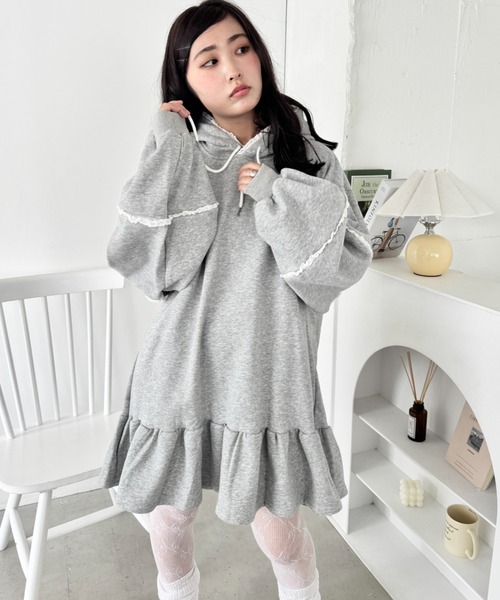 SOLLON.(ソルロン)の「フリルフーディーミニワンピース(ワンピース・レディース・グレー/ブラック・FREE)」の9枚目の写真