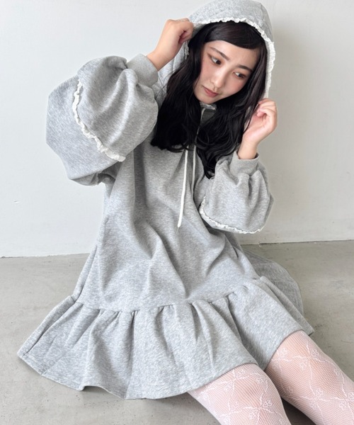 SOLLON.(ソルロン)の「フリルフーディーミニワンピース(ワンピース・レディース・グレー/ブラック・FREE)」の14枚目の写真